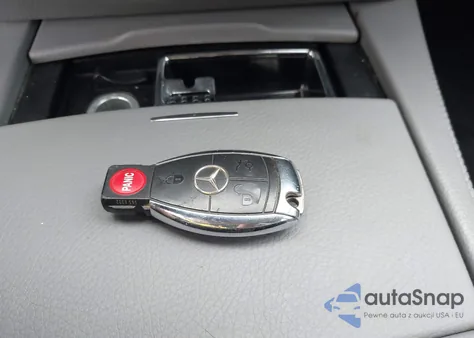 2007 Mercedes-Benz S 550 z USA, uszkodzony, nr VIN WDDNG71X67A086219